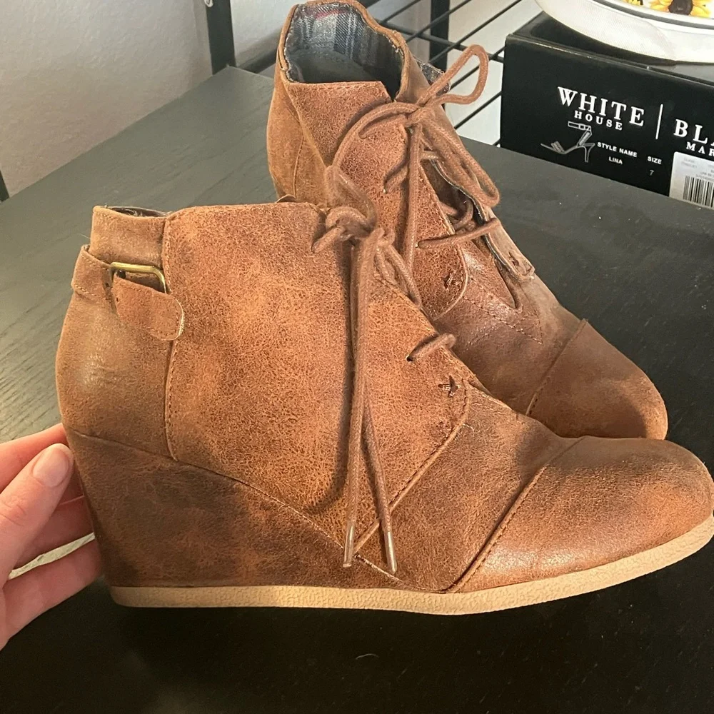 Maurice’s Brown Ankle Boots - Picture 4 of 4
